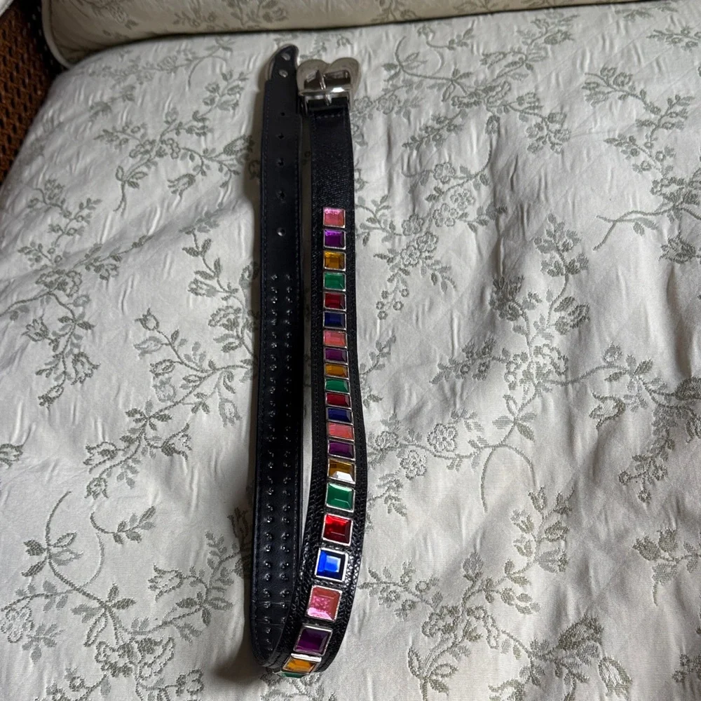 Black Leather Belt with Silver Buckle and Multicolor Accents Vintage Small. - Picture 9 of 17